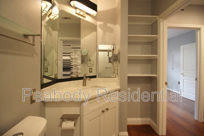 Building Photo - 12913 Alton Square