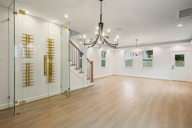 Building Photo - 882 Prosper St