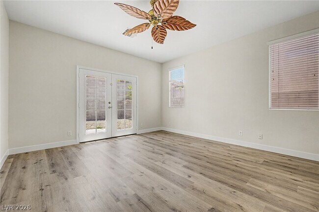 Building Photo - 571 Kavanagh Pl