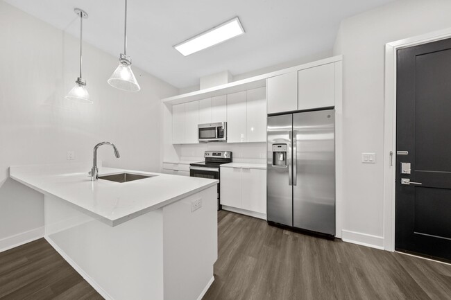Building Photo - 121 34th St