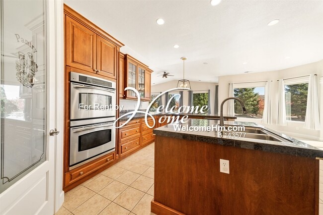 Building Photo - 15020 Redmond Lp