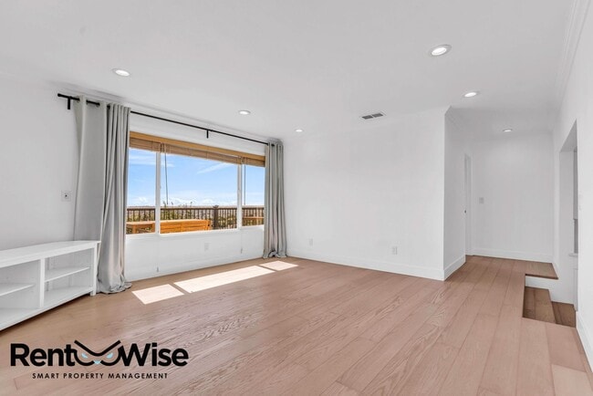 Building Photo - 16093 Selborne Dr