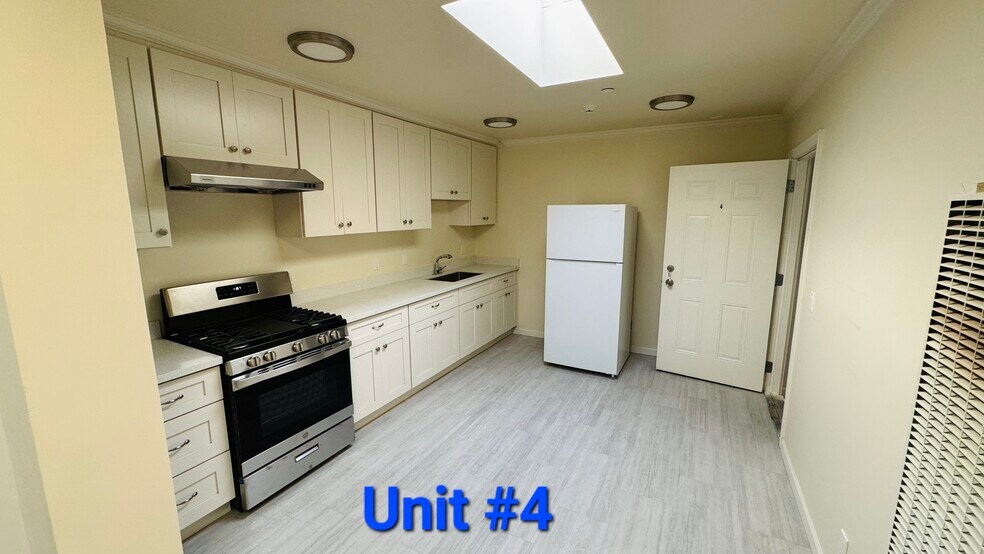 Building Photo - 1309 Solano Ave