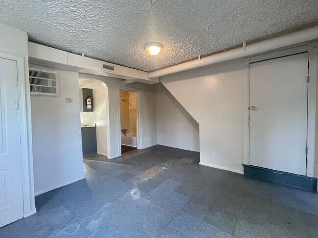 Building Photo - 58 Division St