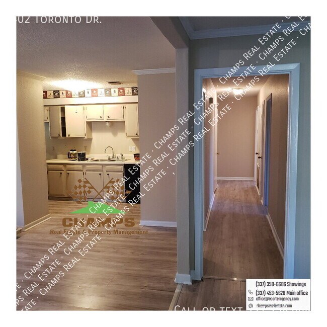 Building Photo - 402 Toronto Dr