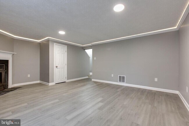 Building Photo - 682 Willowby Run