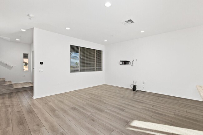 Building Photo - 4 bedroom - Pacific Ridge in Oceanside