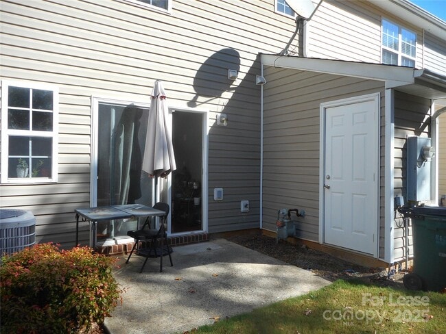 Building Photo - 8092 Kennet Ln