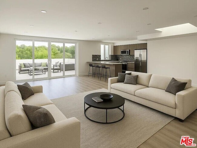 Building Photo - 4806 Sylmar Ave