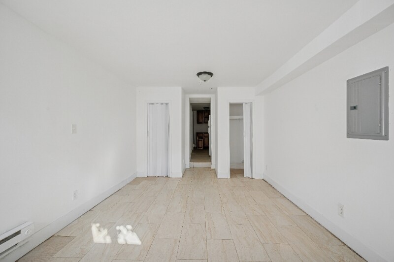 Building Photo - 1115 E Chelten Ave