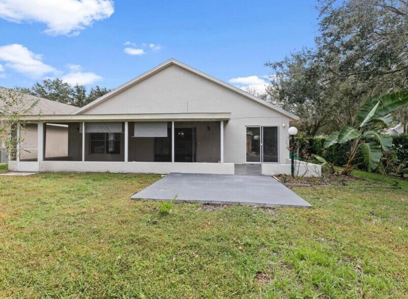 Building Photo - 5725 Hawklake Rd