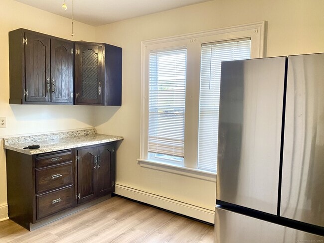 Building Photo - 369 Park St