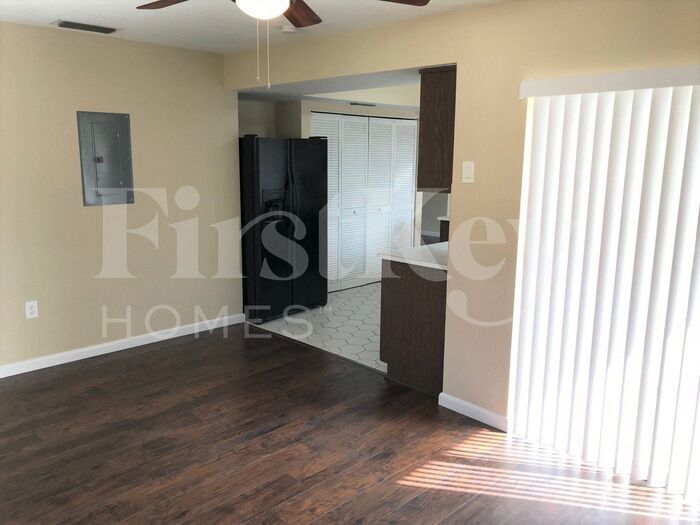 Building Photo - 9280 Sunset Strip