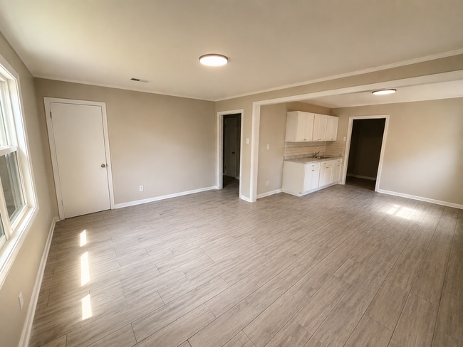 Building Photo - 3744 Mandalay Dr