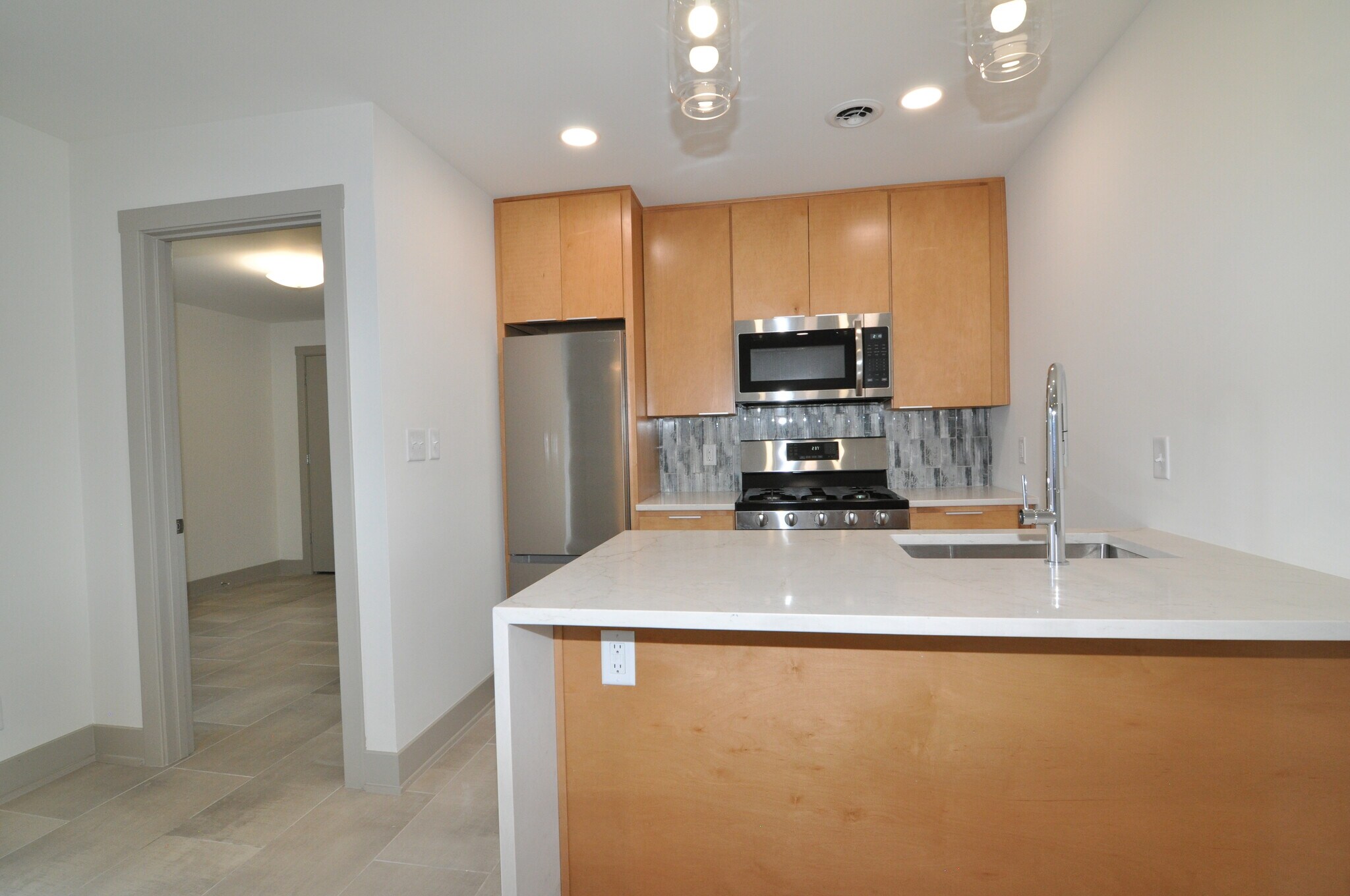 Building Photo - 918 10th Ave
