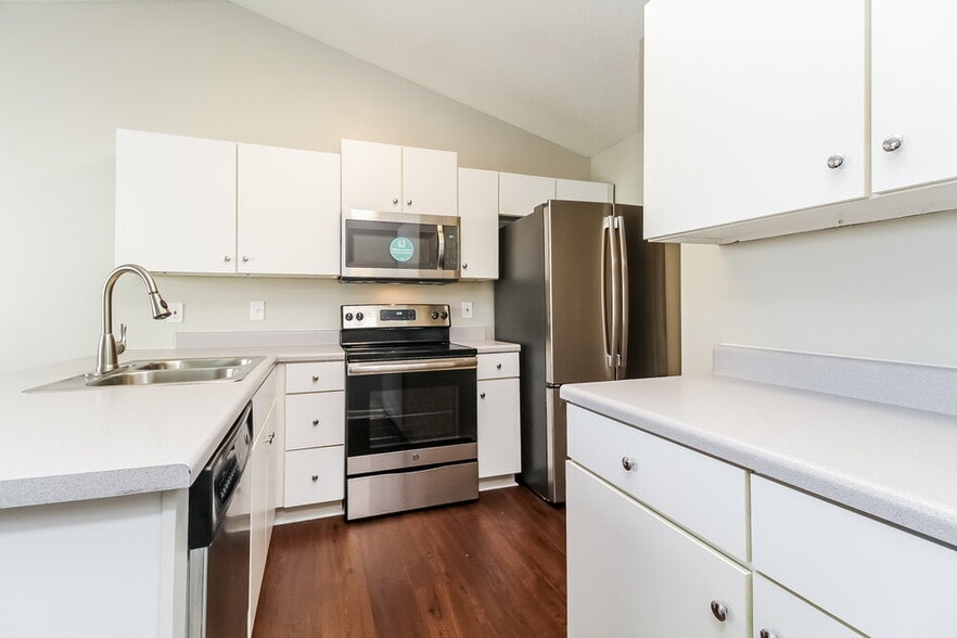 Building Photo - 5039 Boyd Dr