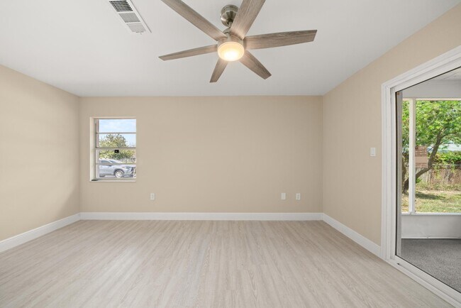 Building Photo - 4119 Tangier St