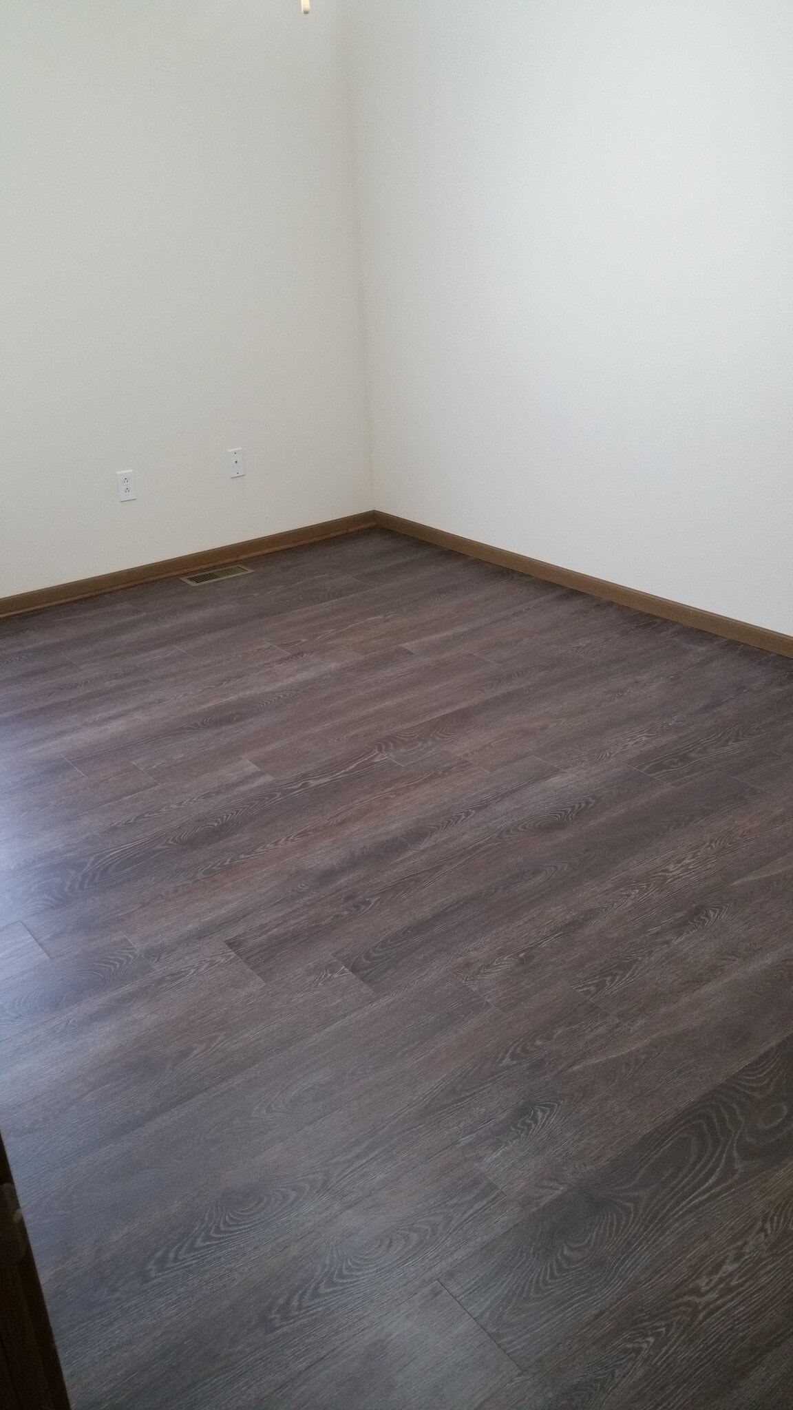 Building Photo - 704 Glenstone Dr