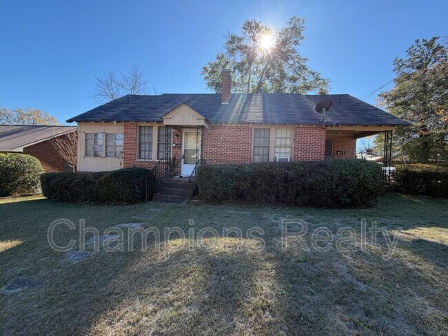 Building Photo - 2802 Pecan St