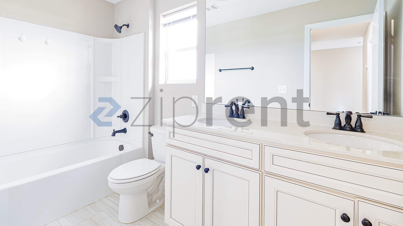 Building Photo - 1709 Hilltop Dr