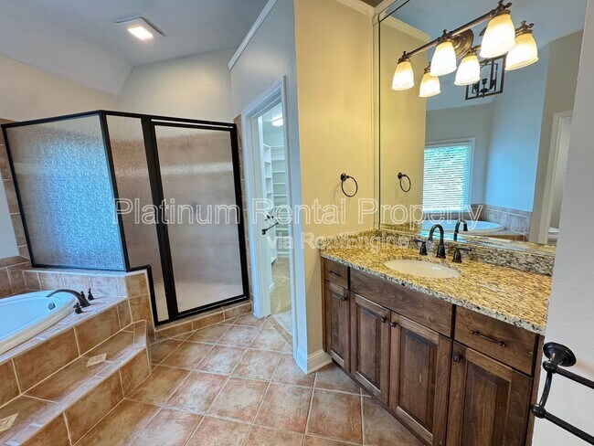 Building Photo - 830 Eden Green Ct