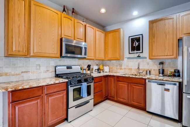 Kitchen - 2687 S University Blvd