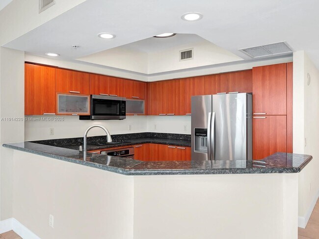 Building Photo - 15051 Royal Oaks Ln