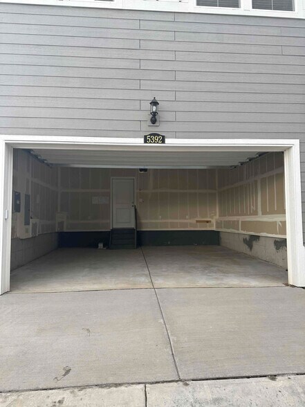 Building Photo - 5392 Euclid Dr