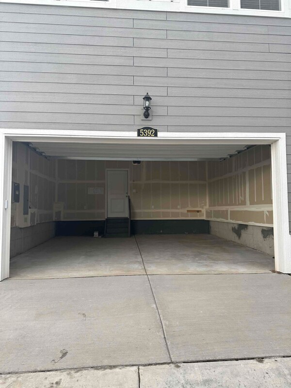 Building Photo - 5392 Euclid Dr