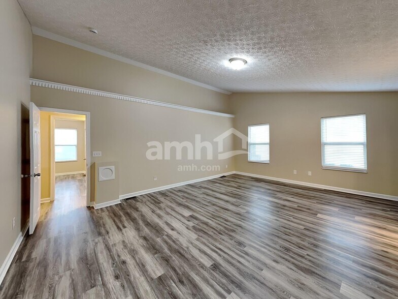 Building Photo - 5116 Sand Ct