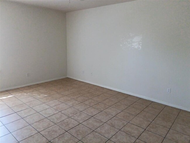 Building Photo - 9627 Sugar Hill Dr