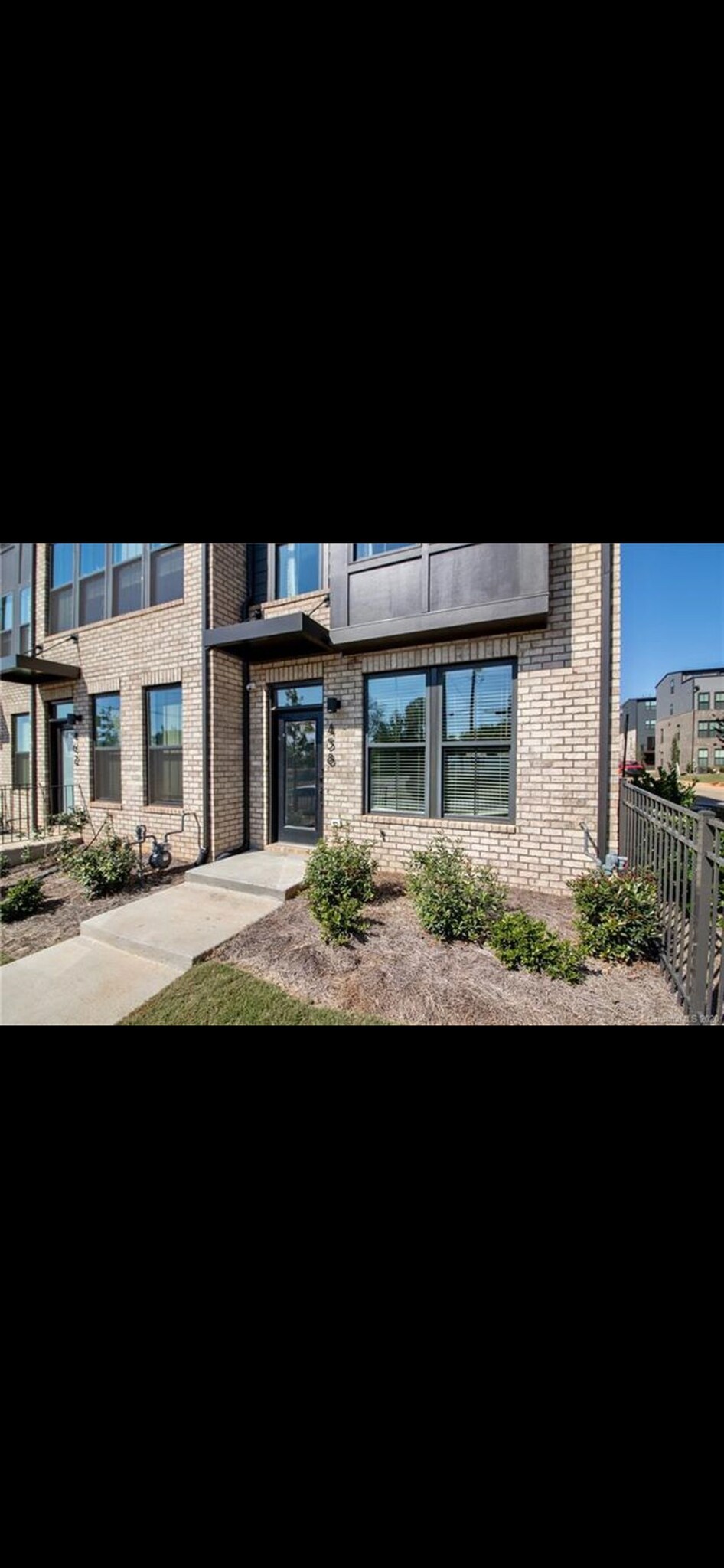 Building Photo - 458 W Tremont Ave
