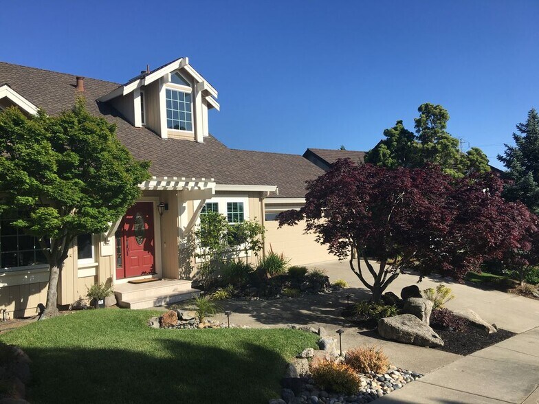 Building Photo - 5841 Charter Oaks Dr