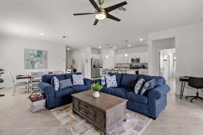 Building Photo - 1638 Saddlewood Cir