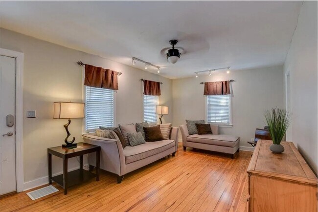 Building Photo - Charming North Augusta Living on a Spacious 1-Acre Lot!
