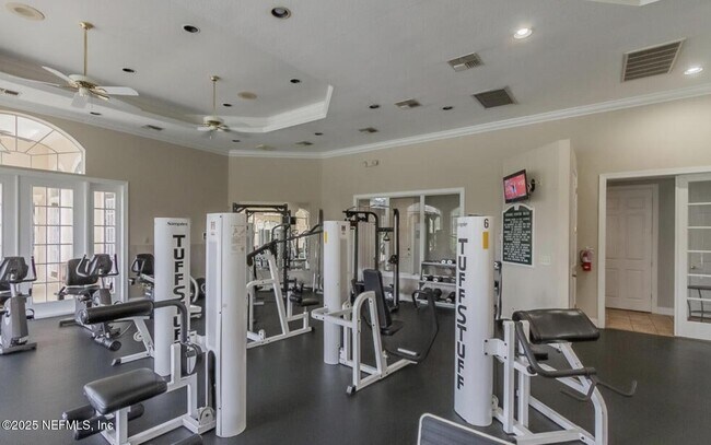 Building Photo - 13810 Sutton Park Dr N