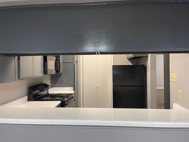 Building Photo - 2204 Millstone Dr