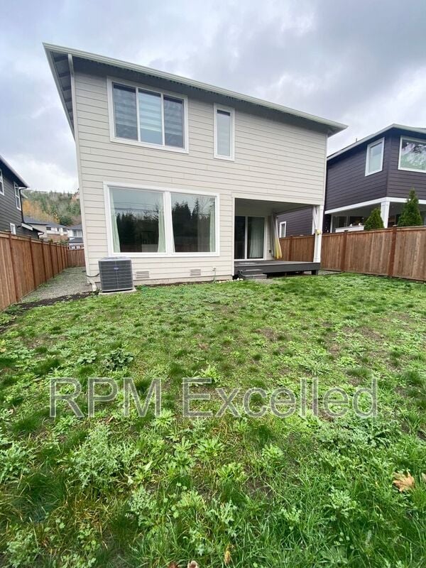 Building Photo - 16208 27th St Ct E