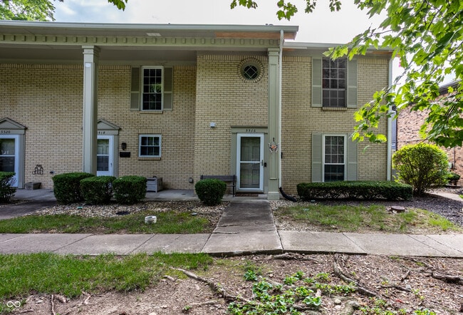Building Photo - 5516 Greenview Dr