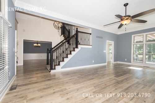 Building Photo - 15730 W Locust St