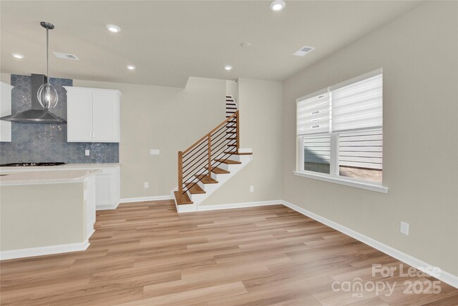 Building Photo - 5850 Strathmore Ct