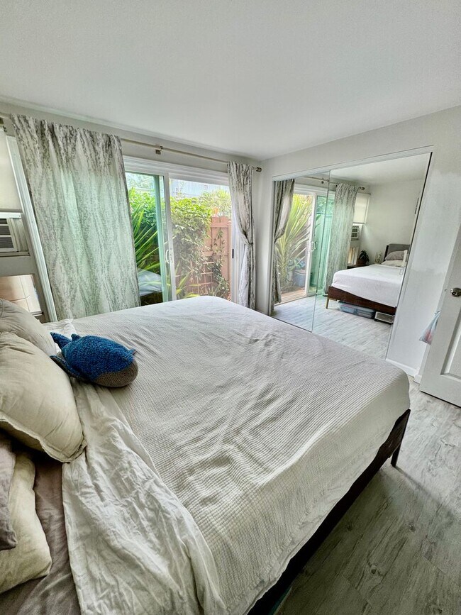 Building Photo - Available Now | Fully Furnished 1 Bedroom,...