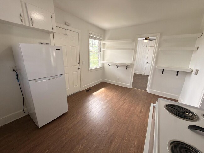 Building Photo - Updated 3BR Home Near USC + Solar Savings