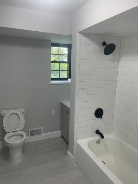 Building Photo - 333 Crows Mill Rd