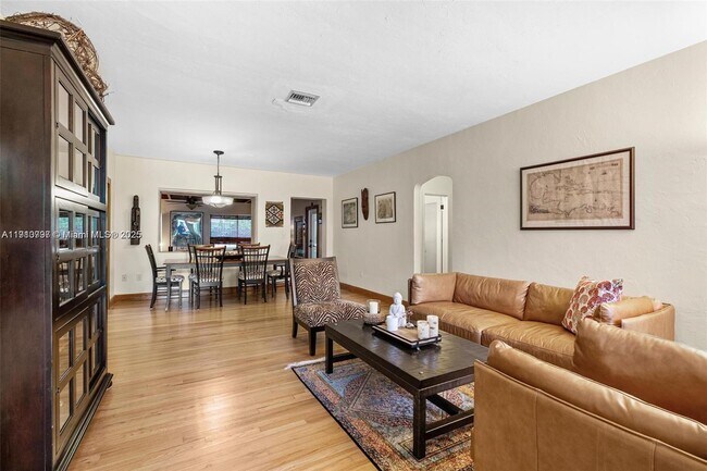 Building Photo - 2431 Overbrook St