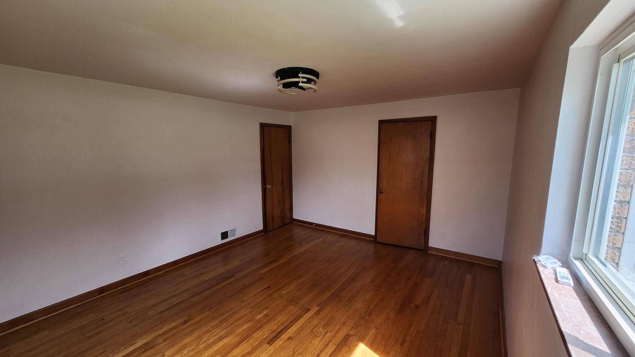Front Bedroom 14'X14' - 8446 Clough Pike