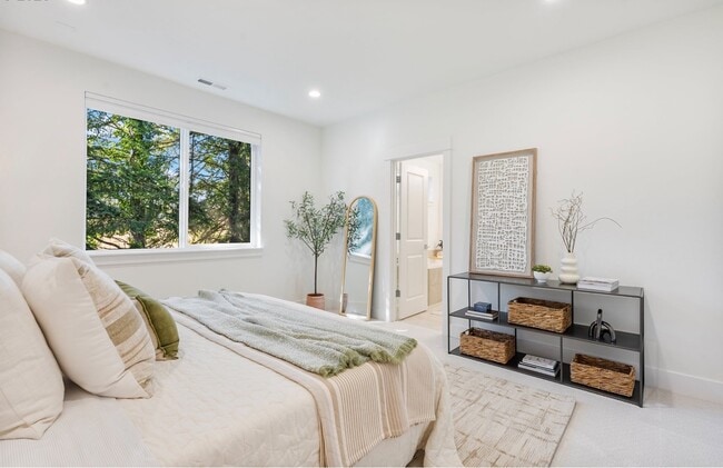 Building Photo - 15628 NW Raywood Ln