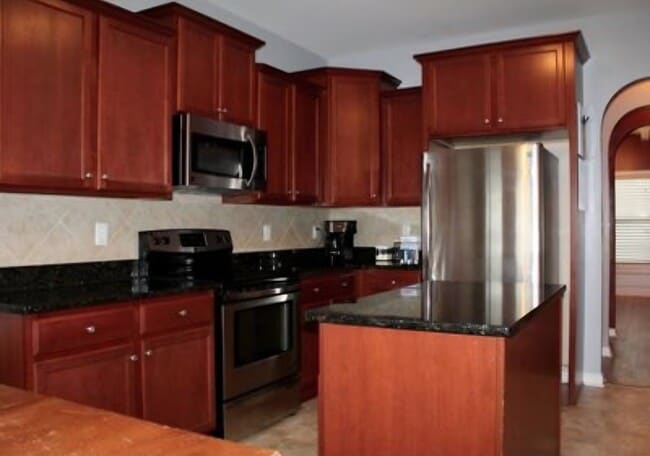 Building Photo - 613 Pecan Grove Loop