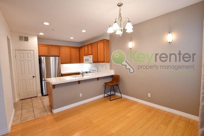 Building Photo - Townhouse in the heart of San Elijo Hills |  San Marcos