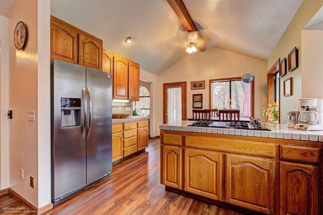 Building Photo - Beautiful 3 bedroom, 3 bath home in Lake W...